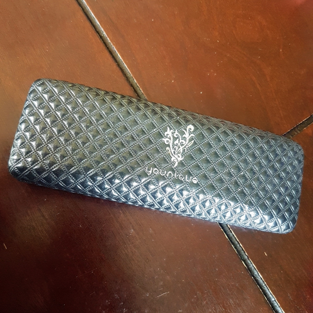 Younique case